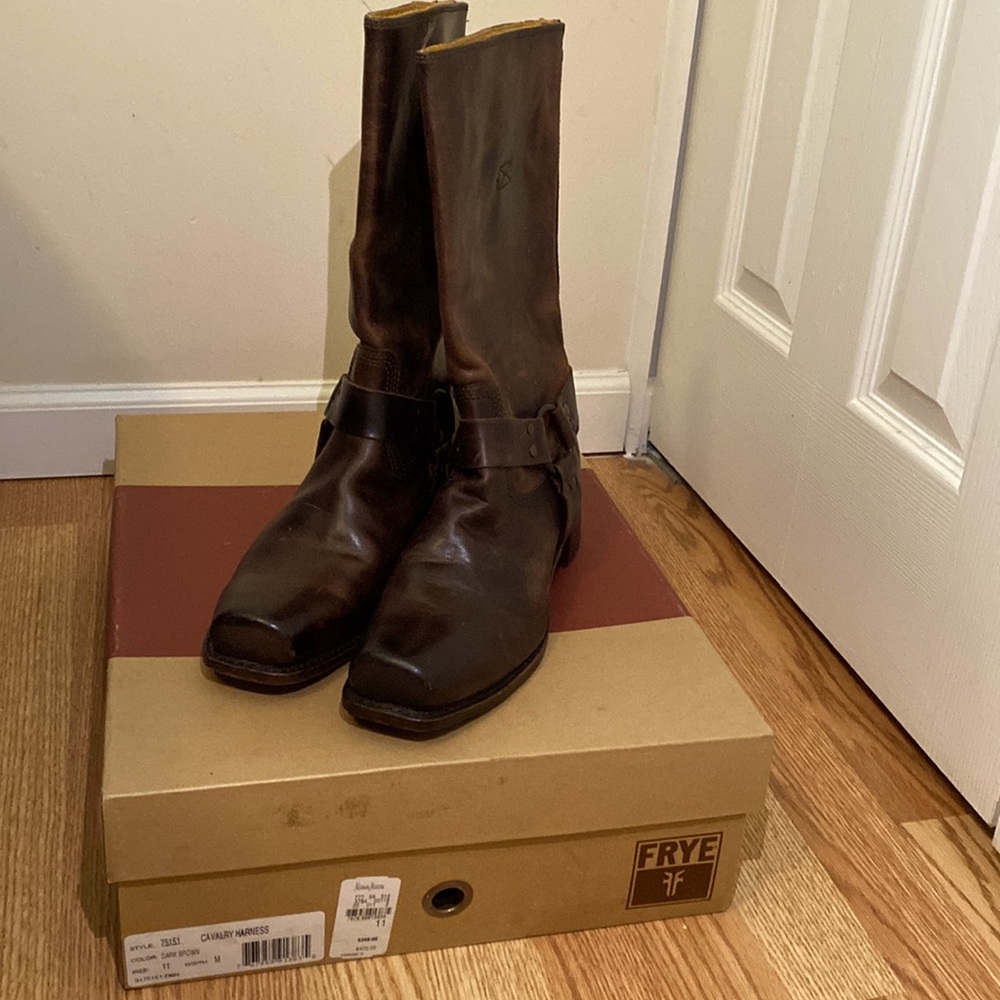 New in box Frye Cavalry Harness womens size 11 boots. Never worn